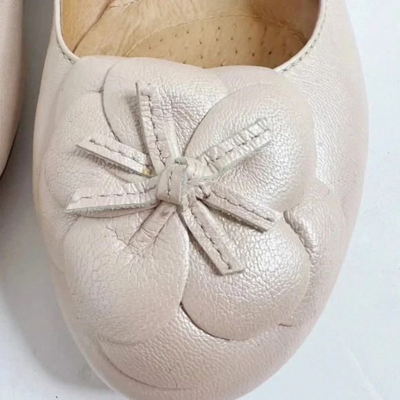 Clarks Women's Aldea Palm Champagne Leather Flower Ballet Flats Size 10 - Picture 4 of 11